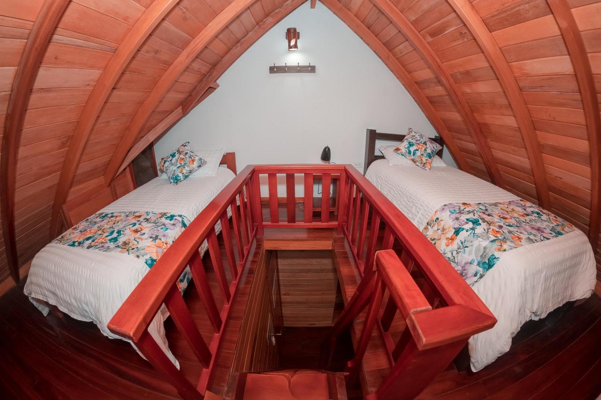 Sisakuna Lodge Mindo Bagian luar foto