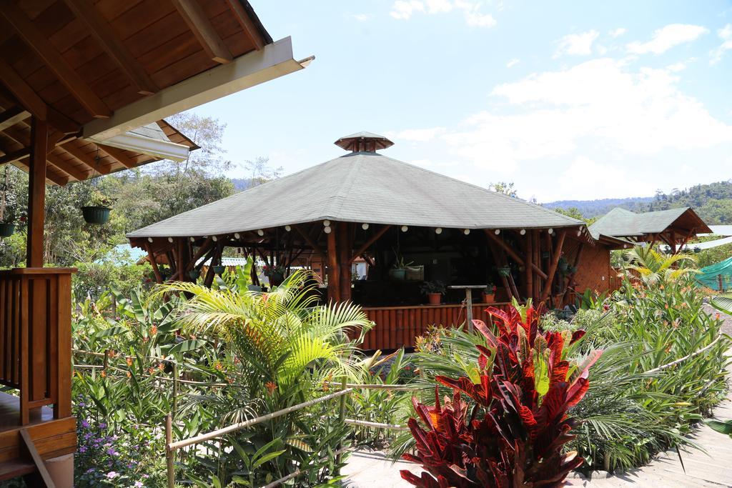 Sisakuna Lodge Mindo Bagian luar foto