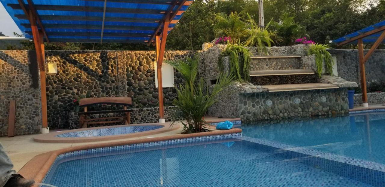 Sisakuna Lodge Mindo Bagian luar foto