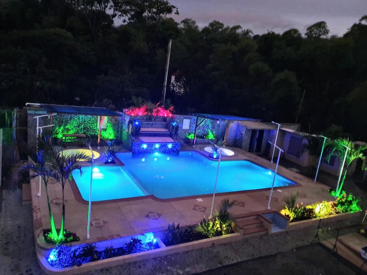 Sisakuna Lodge Mindo Bagian luar foto
